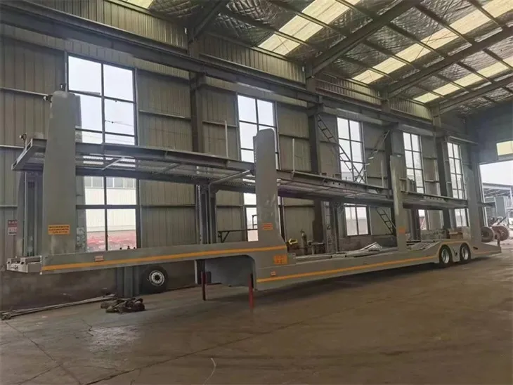 Automašīnas puspiekabe